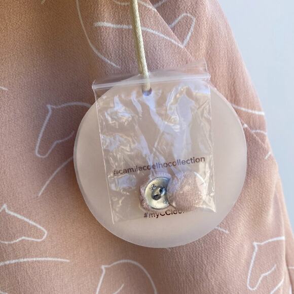 NWT Camila Coelho Shorts Horse Motif Sketches sz M CUTE! - Picture 7 of 14